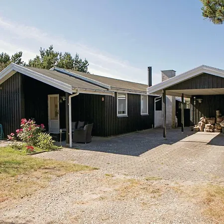 Two-bedroom Holiday In *