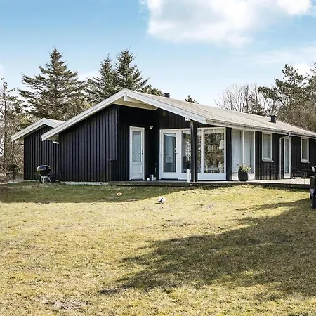 Two-bedroom Holiday In Hjorring