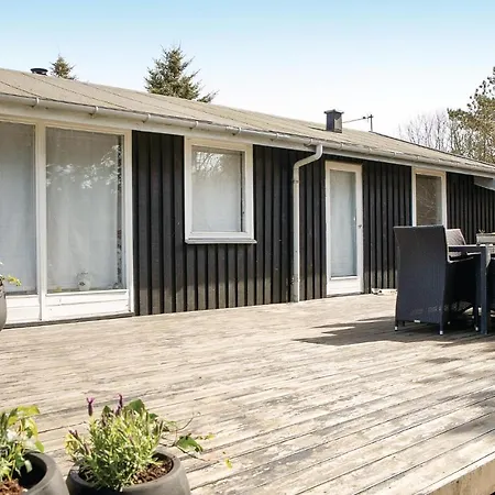 Two-bedroom Holiday In Hjorring