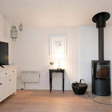 Two-bedroom Holiday In Hjorring